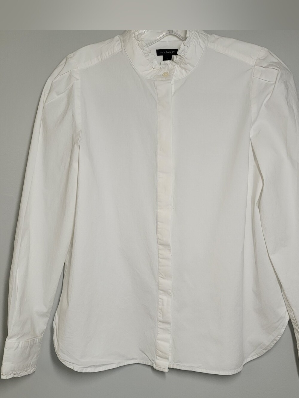 Ann Taylor White Ruffle-Neck Button Front Blouse Small EC